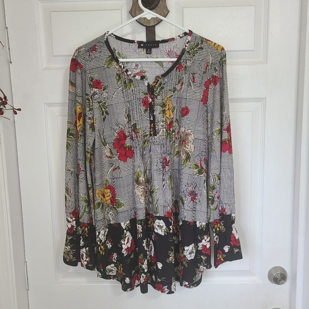 (524) N Touch Woman's Bohemian Chic Floral Print Peasant Tunic Top, Size: Medium